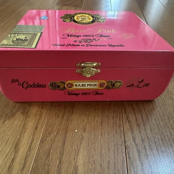Arturo Fuente Rare Pink Signature Empty Wooden Cigar Box 7.25x5x2.5 - Picture 7 of 7